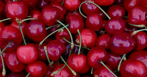 Cireșe de import la 180 lei/kg în Piața Cibin din Sibiu: „Nu ducem lipsă de clienți”
