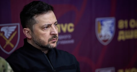 Zelenski, vizită pe frontul din Donețk: avertisment privind o „ofensivă” de primăvară și apel la poziții defensive puternice