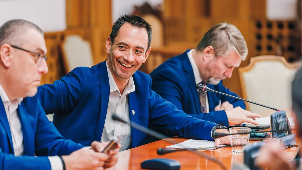 UDMR vrea să negocieze cu Luca Niculescu majorări ale pensiilor în 2027, dacă bugetul permite
