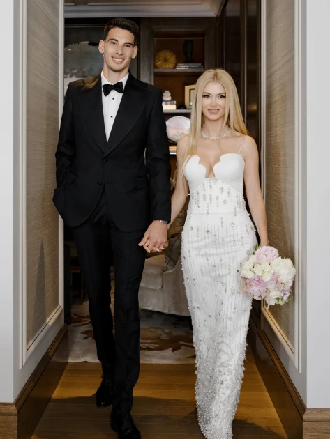 Andreea Bălan, primele imagini în rochie de mireasă la cununia religioasă din 10 mai 2026: trenă detașabilă și voal lung