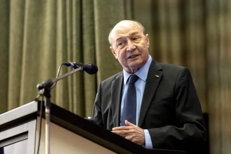 Băsescu: „Tandemul PSD-PNL otrăvește țara de 20 de ani”. Critici despre alegerile din 2024 și criza guvernamentală