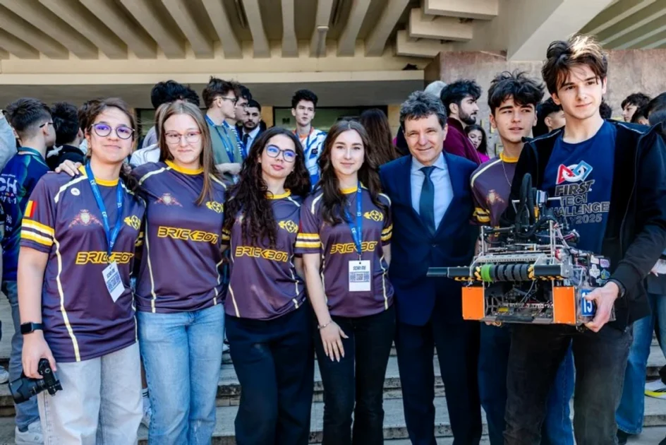 România, campioană mondială la FIRST Tech Challenge 2026: finală „România vs România” și 15 premii la Houston
