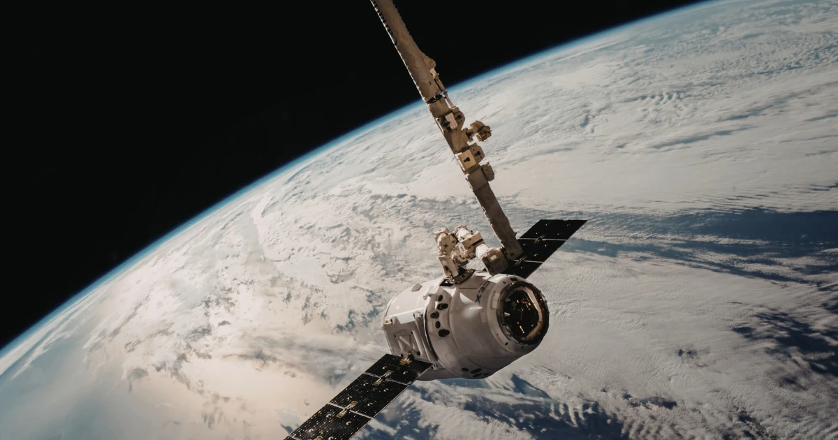 SpaceX cere la FCC o constelație de până la un milion de sateliți „centre de date”: ce urmează cu proiectul lui Elon Musk