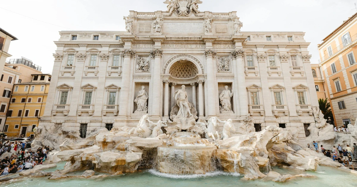 Roma introduce bilet de 2 euro la Fontana di Trevi: cine poate ajunge lângă bazin și de când se aplică