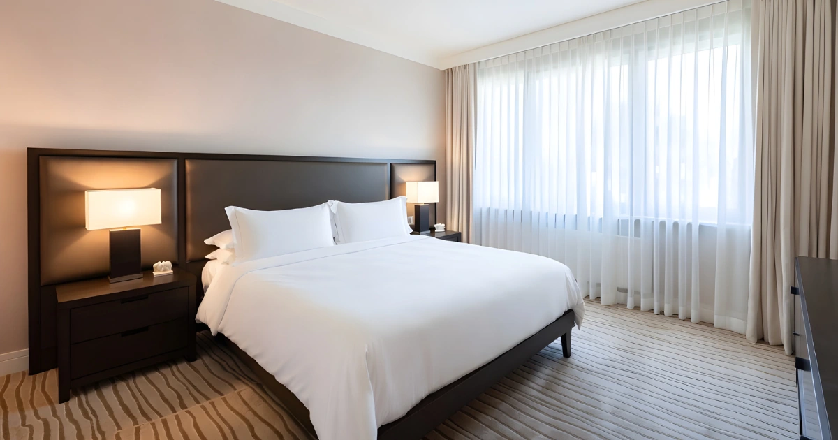 Veneția, pe primul loc la „preț pe metru pătrat” în hoteluri: ce plătesc turiștii pentru camere foarte mici