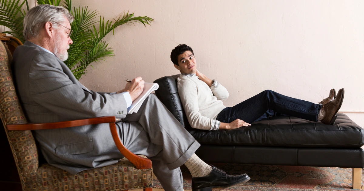 De ce bărbații evită terapia: cele 8 blocaje descrise de Dr. Stephen Blumenthal și ce poate schimba primul pas