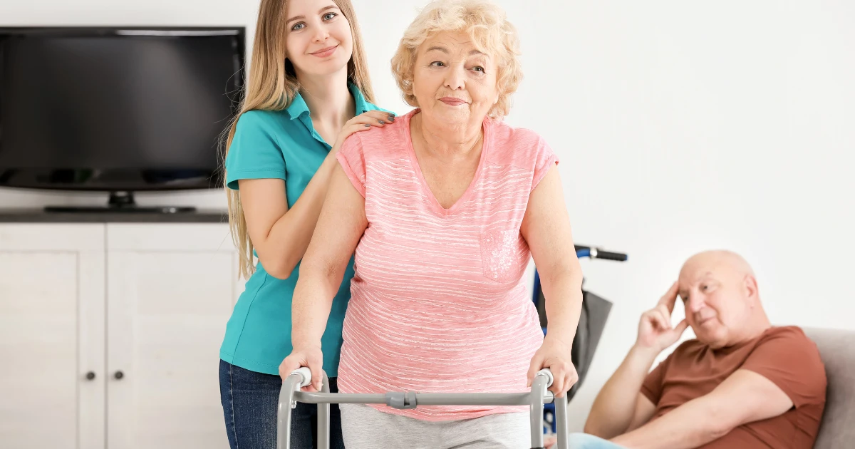 Pensia de invaliditate în 2026: cine primește indemnizația pentru însoțitor și ce condiții trebuie îndeplinite